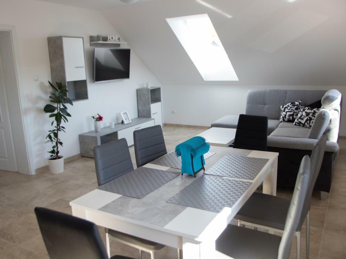 Apartmán U Fuxů Zleby Exterior foto